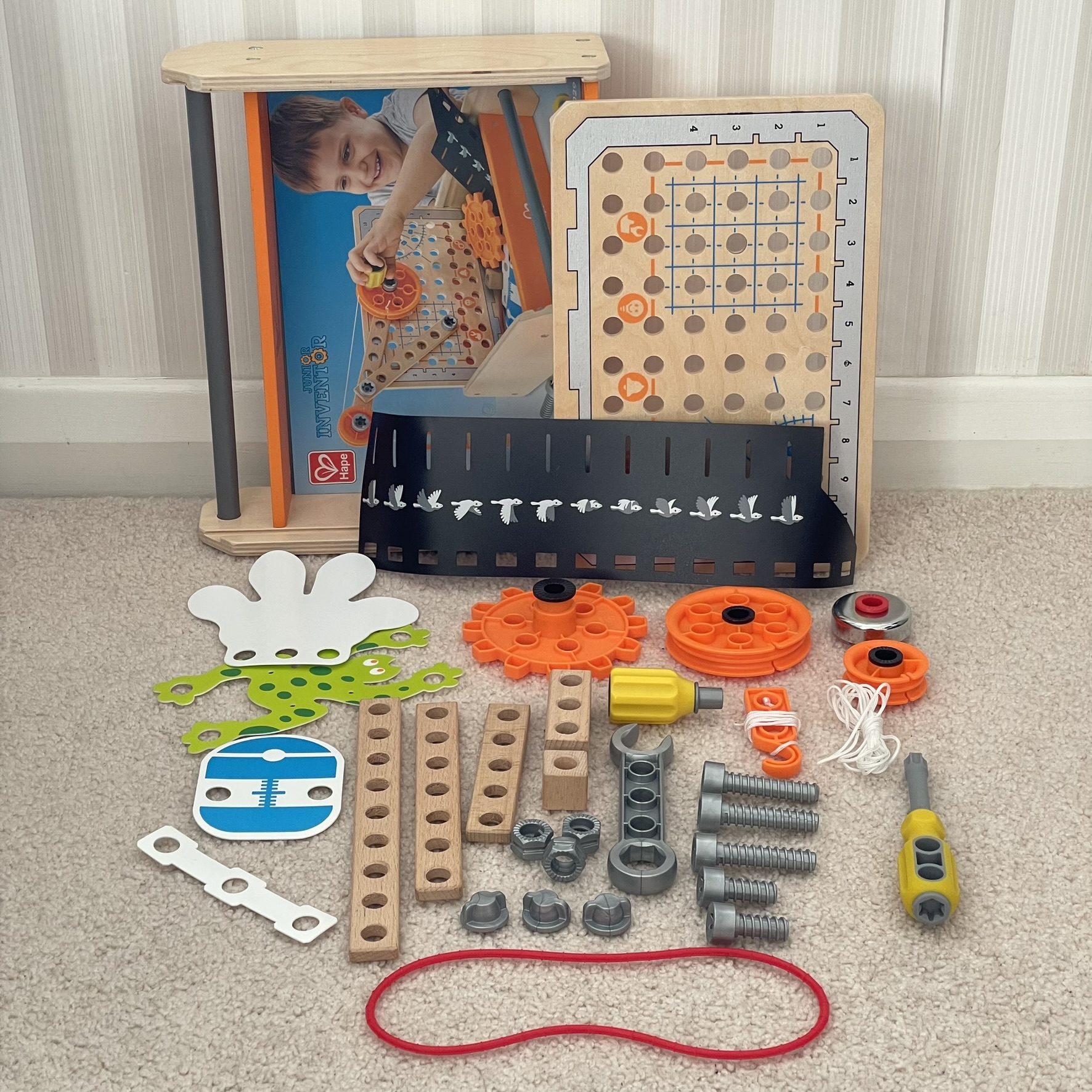 Hape Junior Inventor - Science Experiment Toolbox